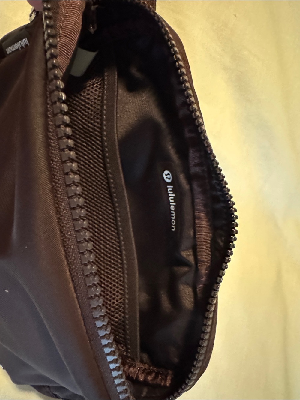 Lululemon Everywhere Belt Bag - 2L with Extra Long Strap - Picture 3 of 3